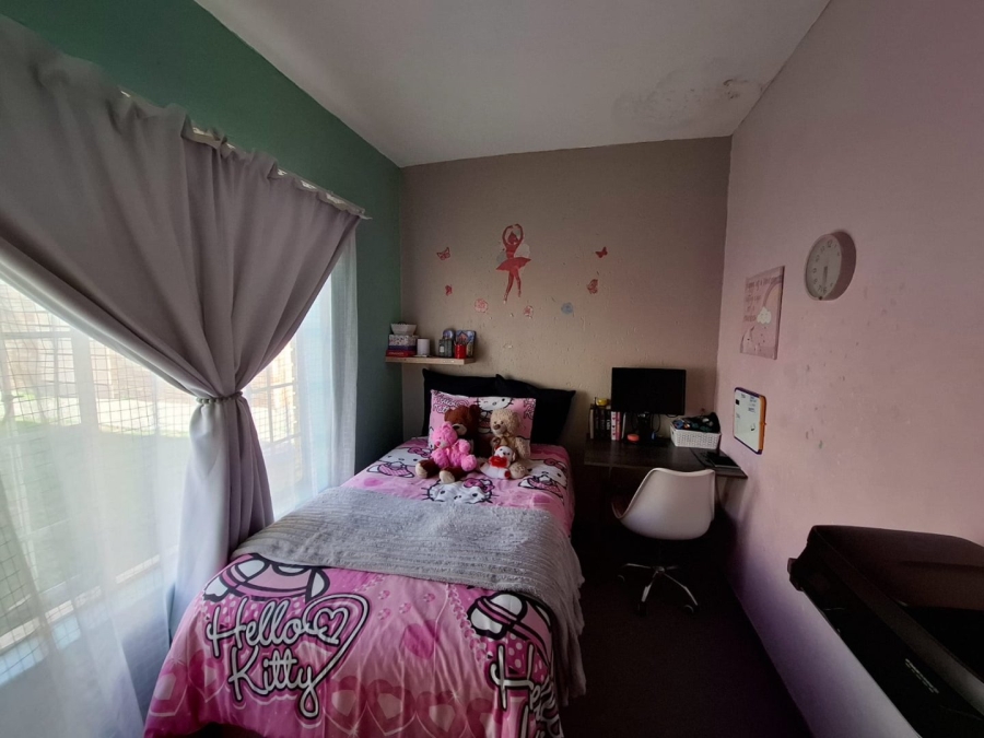 To Let 2 Bedroom Property for Rent in Waterval East North West